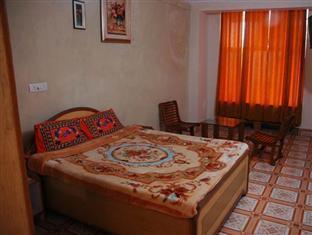 Staywell Hotel Дхарамсала Екстериор снимка